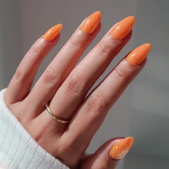 Glamnetic Showgirl Taylor Swift Orange Glitter Short Almond Press-On Nails - Picture 4 of 4